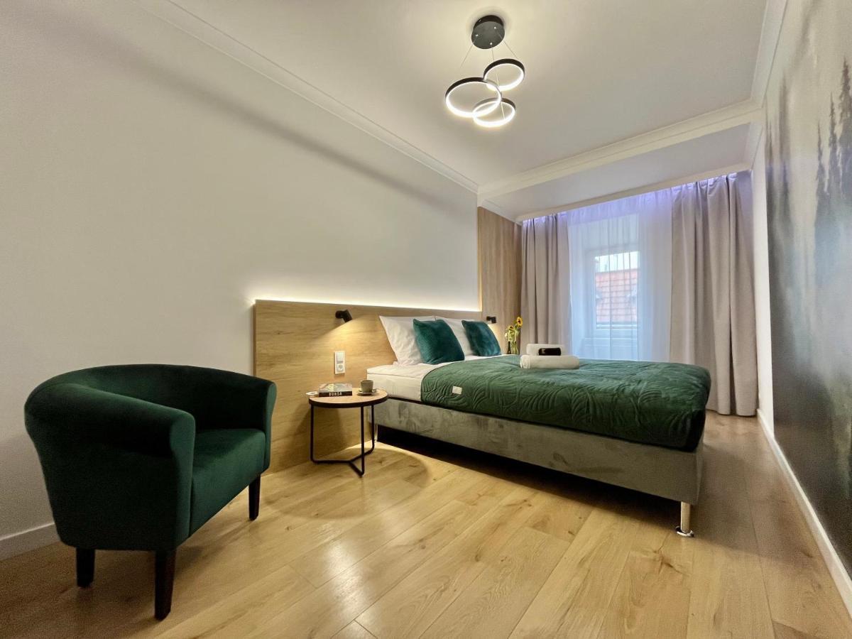 Luna Apartments 耶莱尼亚古拉 外观 照片