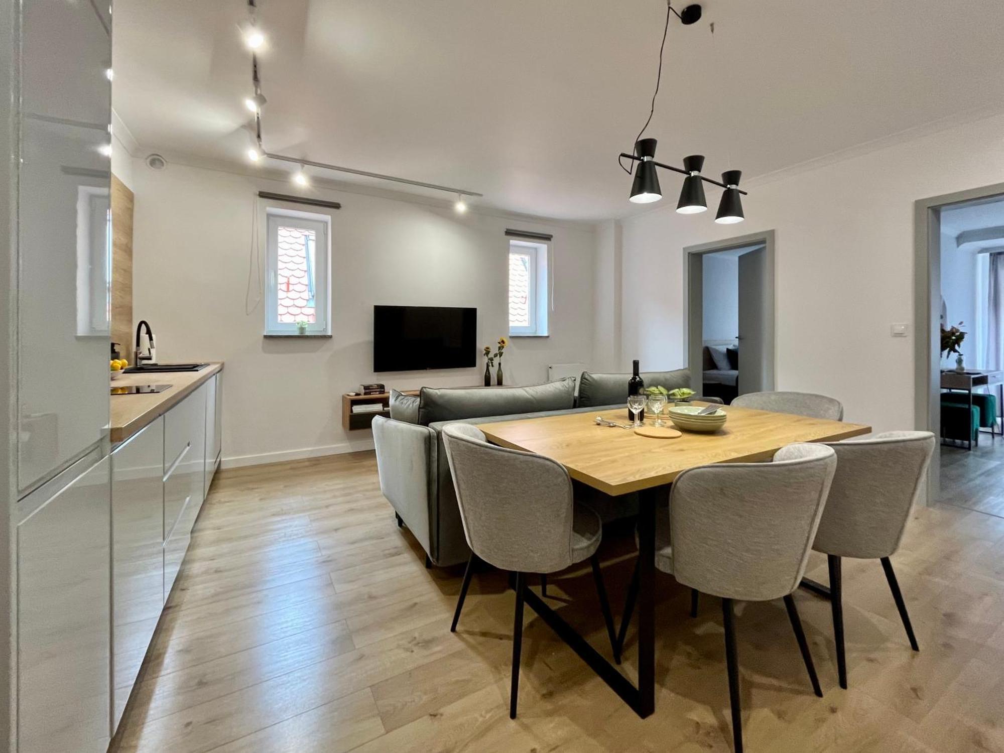 Luna Apartments 耶莱尼亚古拉 外观 照片