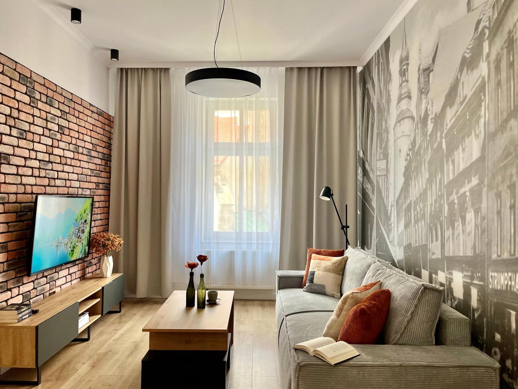 Luna Apartments 耶莱尼亚古拉 外观 照片